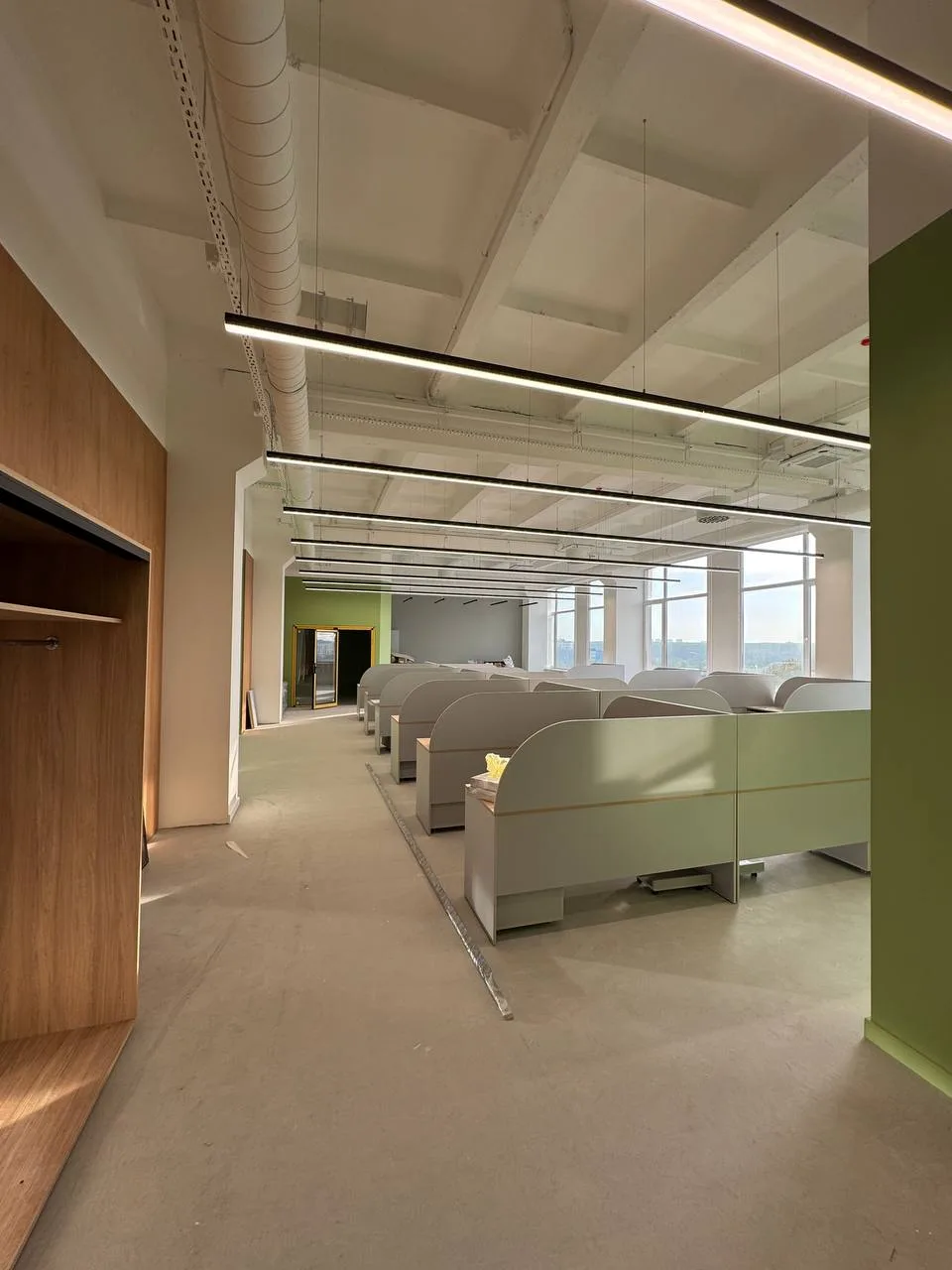 Покраска стен в офисе